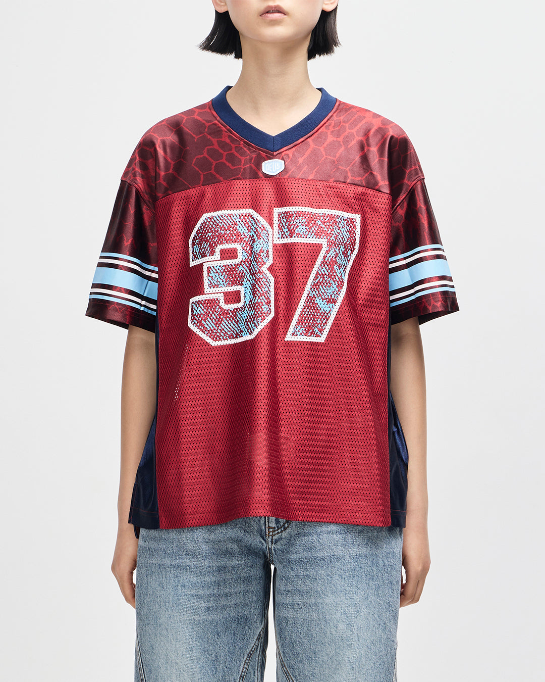 D261WTS819-Cresto-Burgandy|Model