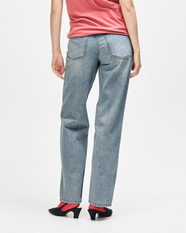 True Line Straight Jean - Washed Indigo