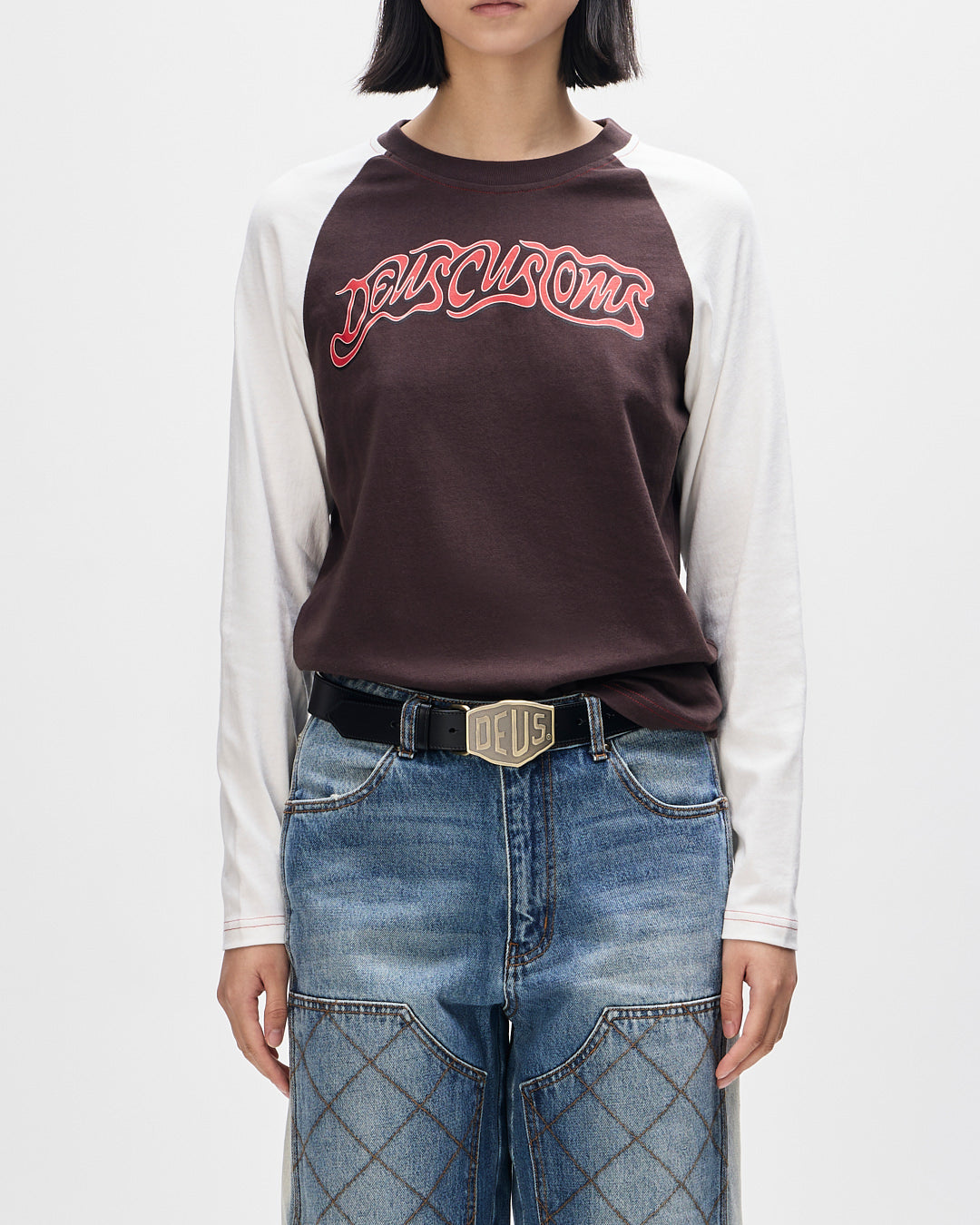 rocca-raglan-tee-java-brown|Model