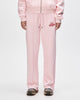 queens-trackpant-veiled-pink|Model