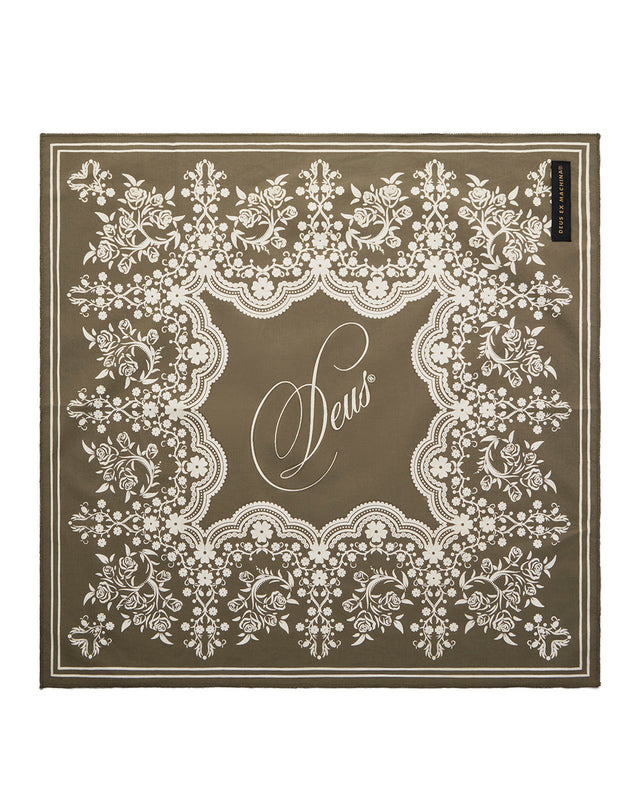 romance-bandana-gothic-olive|Model