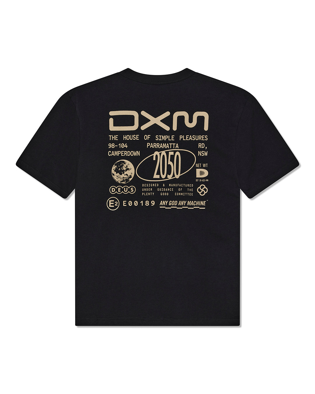 commitee-tee-black|Model