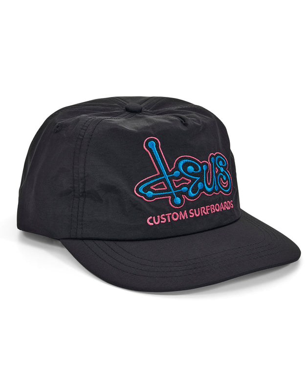 sentient-cap-black|Model