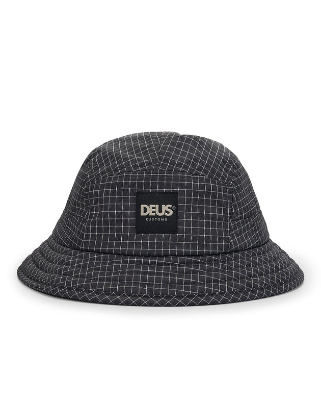 detours-bucket-hat-black|Model