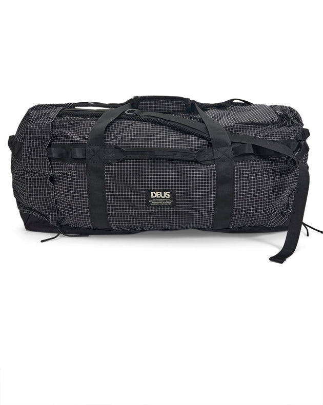 peyton-duffle-black|Model