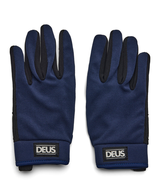 dirt-gloves-estate-blue|Model