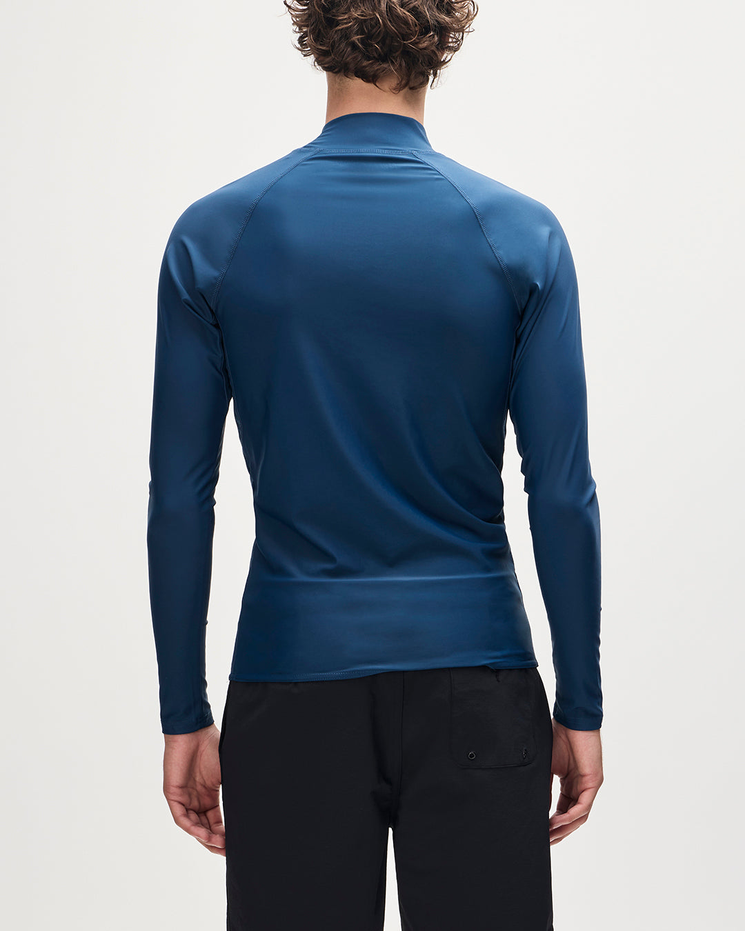 Deus Snake Rash Top Legion Blue|Model