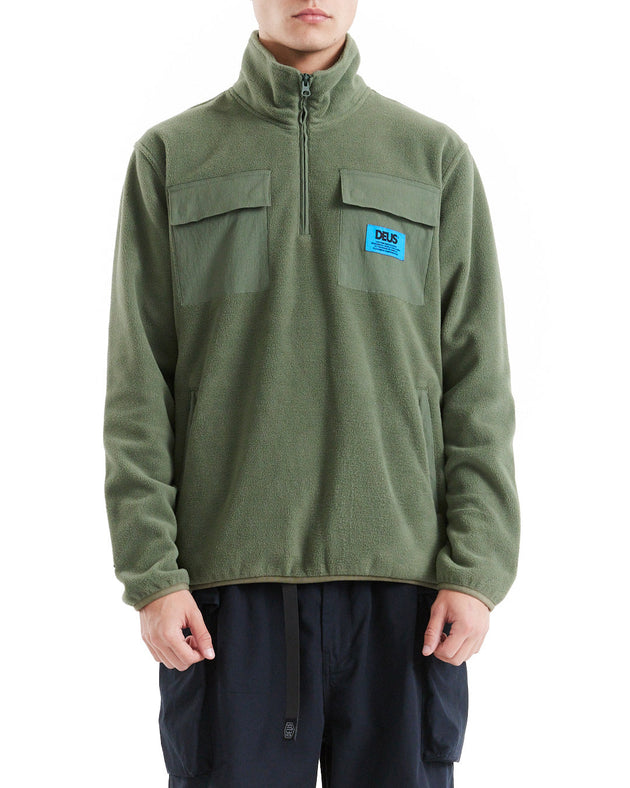 Section Zip Neck Fleece - Clover|Model