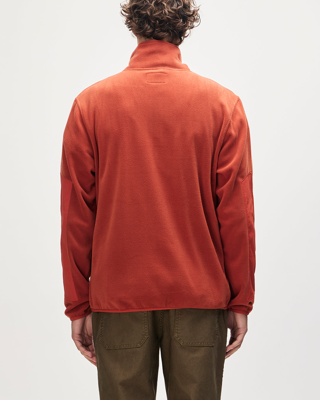 Deus Section Zip Neck Fleece Terracotta|Model