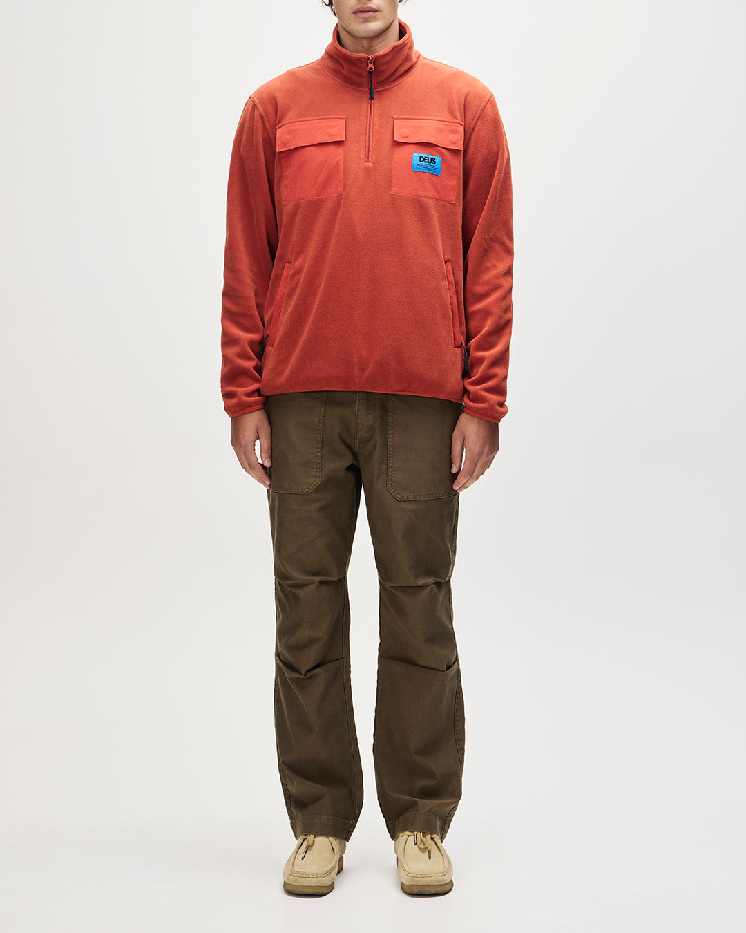 Deus Section Zip Neck Fleece Terracotta|Model