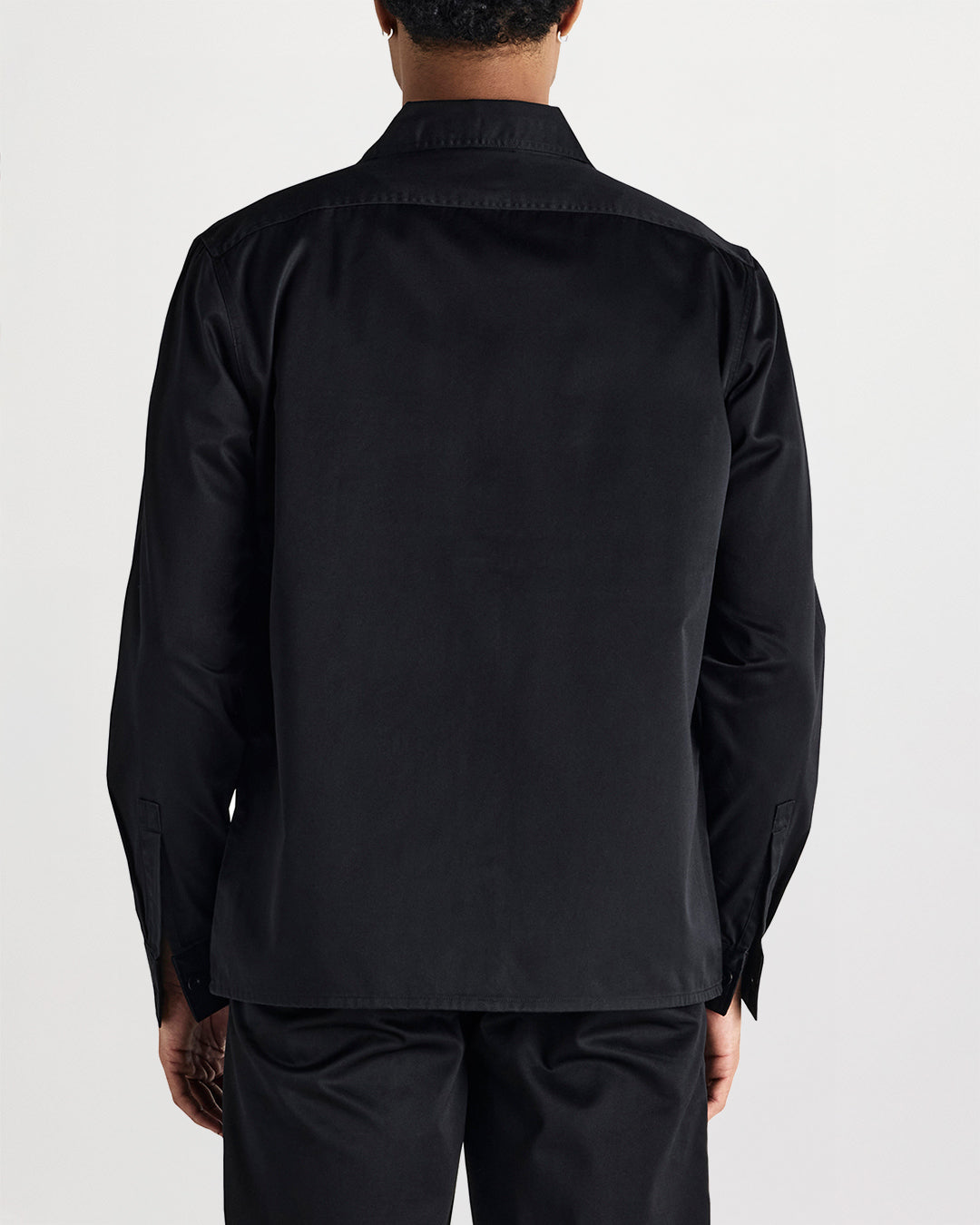 service-ls-shirt-black|Model