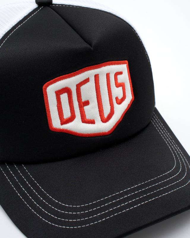 Shield Luxx Trucker - Black