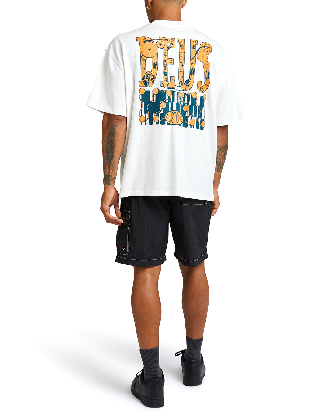 Full Circuit Tee - Vintage White|Model