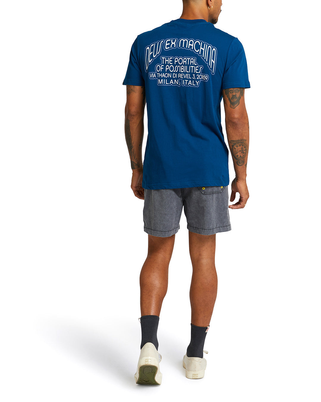 Pots Tee - Blue Opal|Model