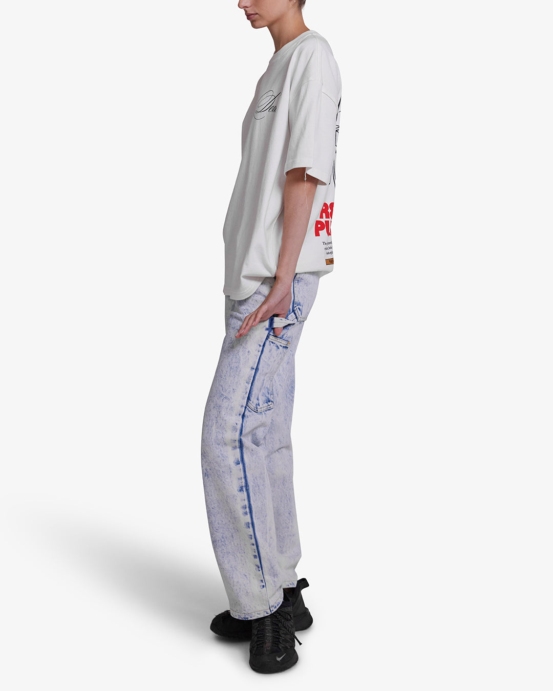 Dxw Caution Tee - Vintage White|Model